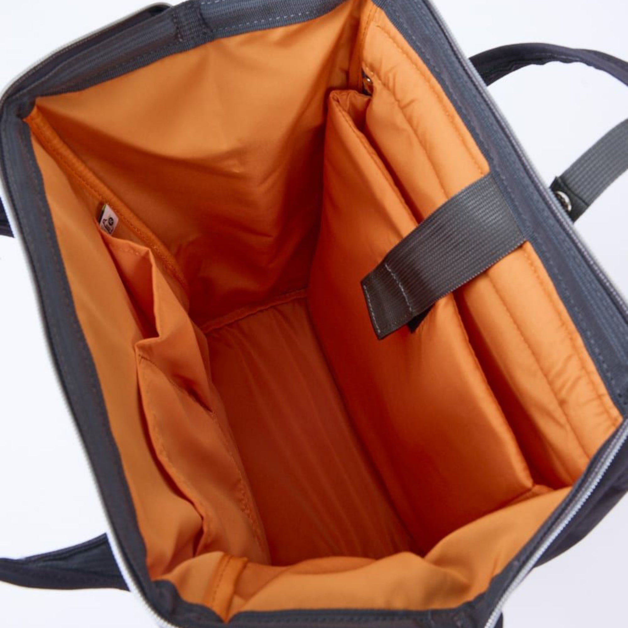 Anello Cross Bottle Backpack Large in Dark Grey