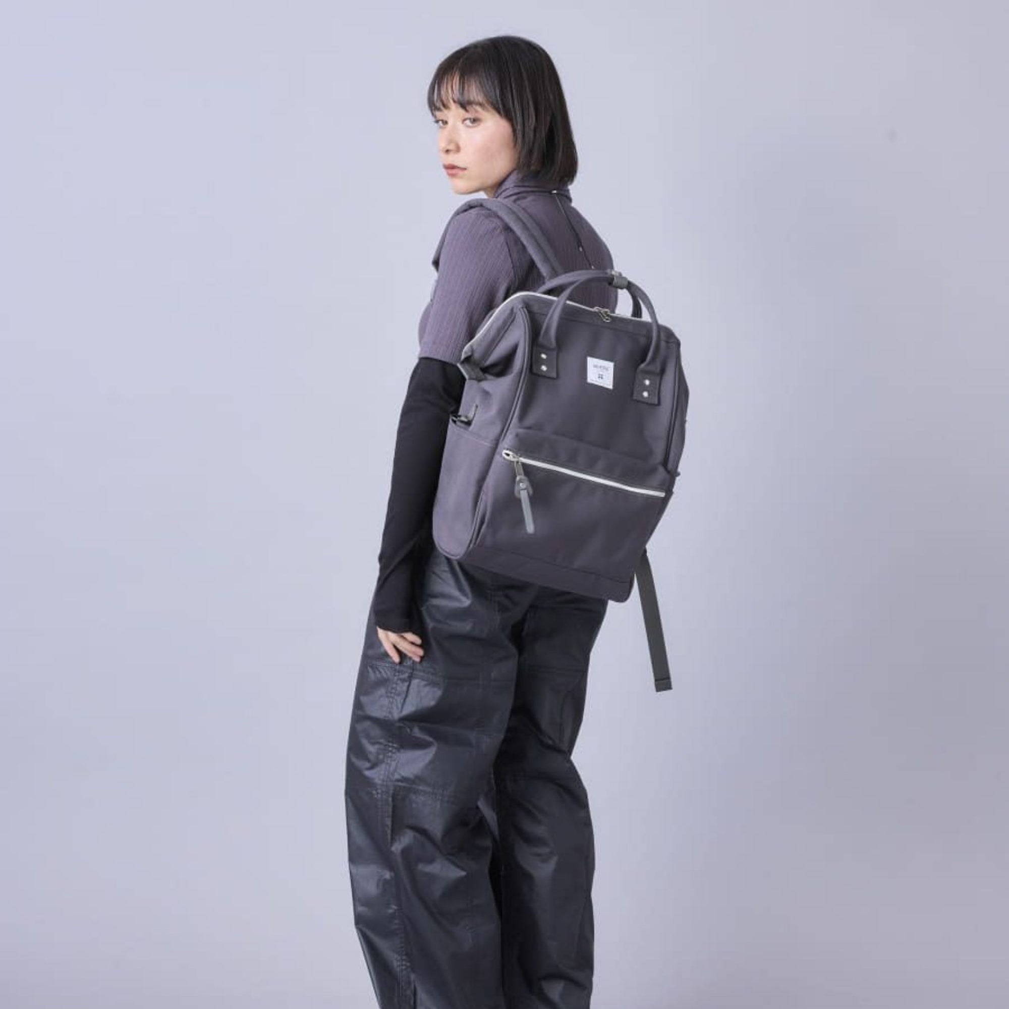 Anello Cross Bottle Backpack Regular in Dark Grey
