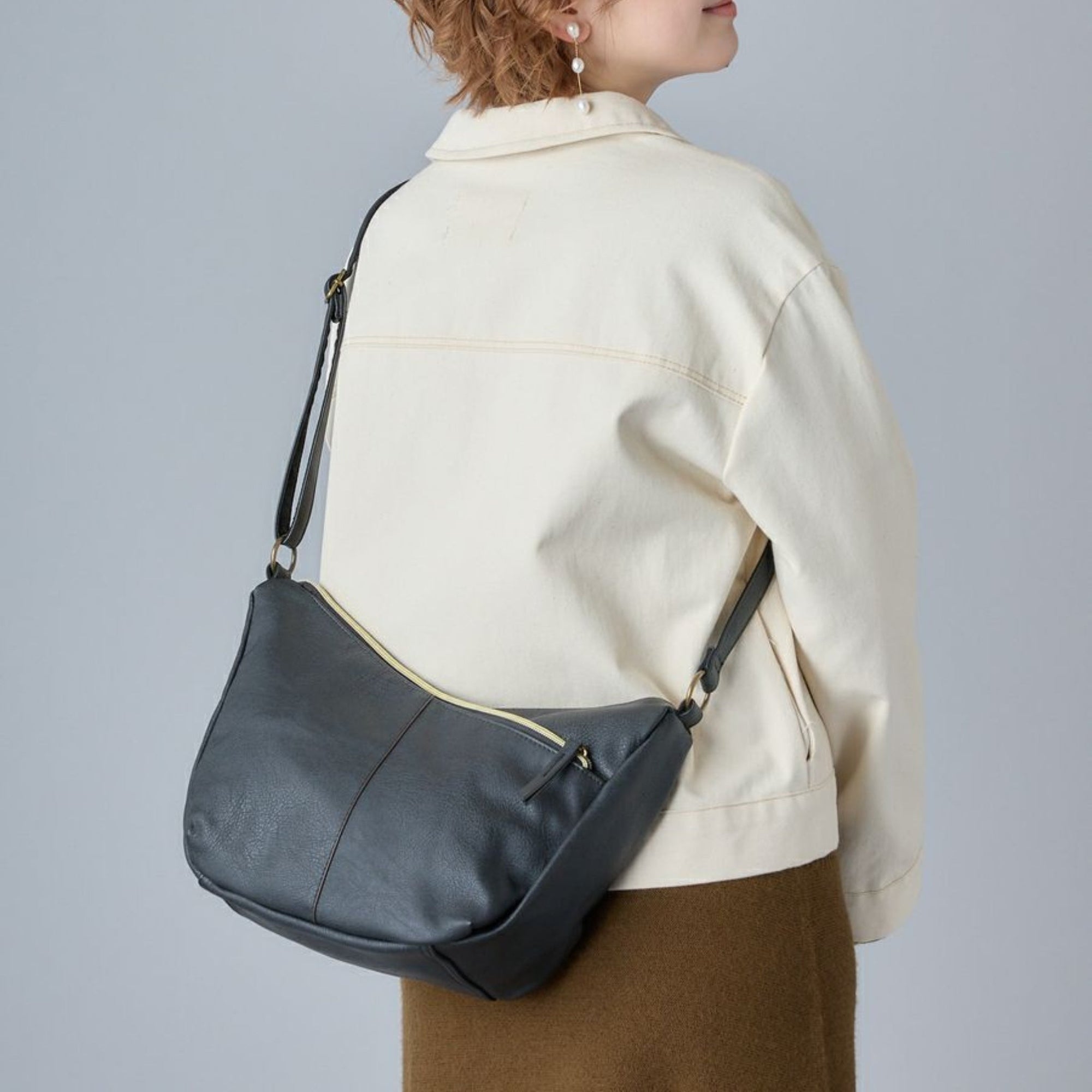 Anello Legato 3M Shoulder Bag in Black