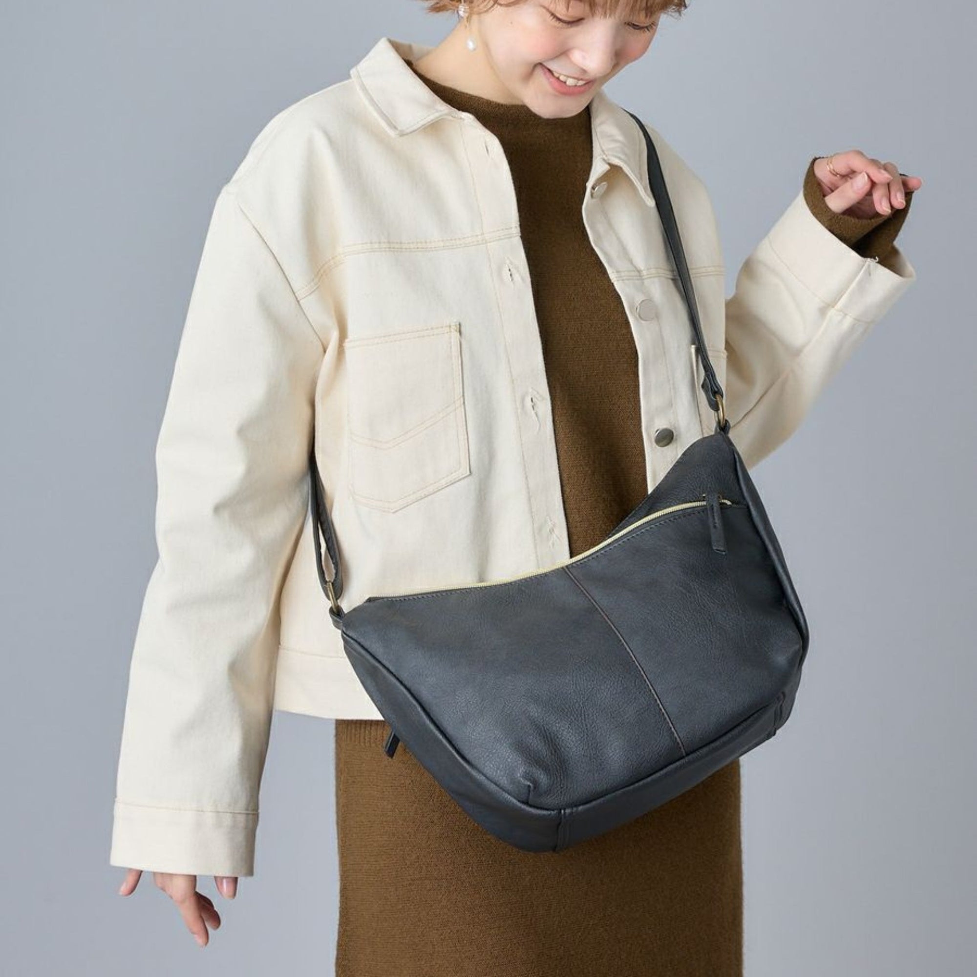 Anello Legato 3M Shoulder Bag in Black