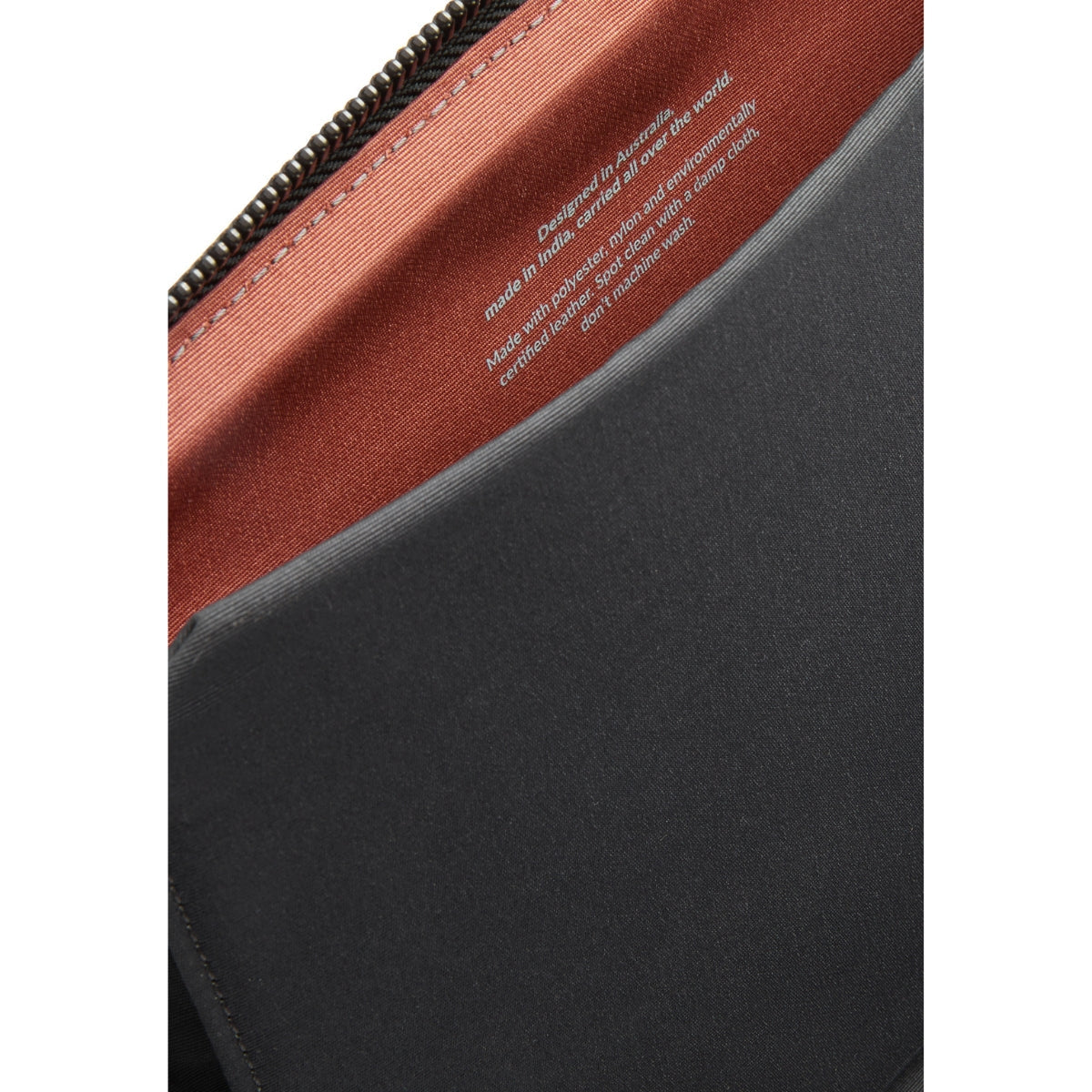 Bellroy Tokyo Folio 8" in Raven
