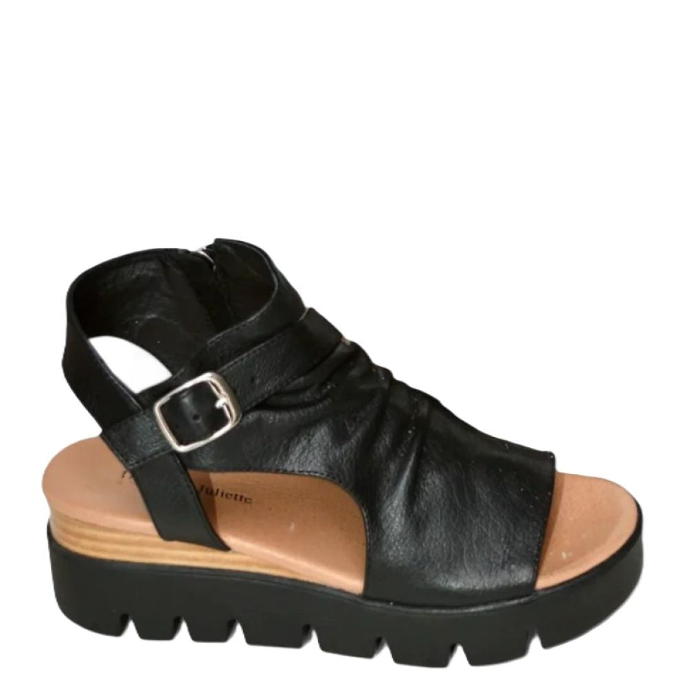 Django & Juliette Women's Ruffus in Black