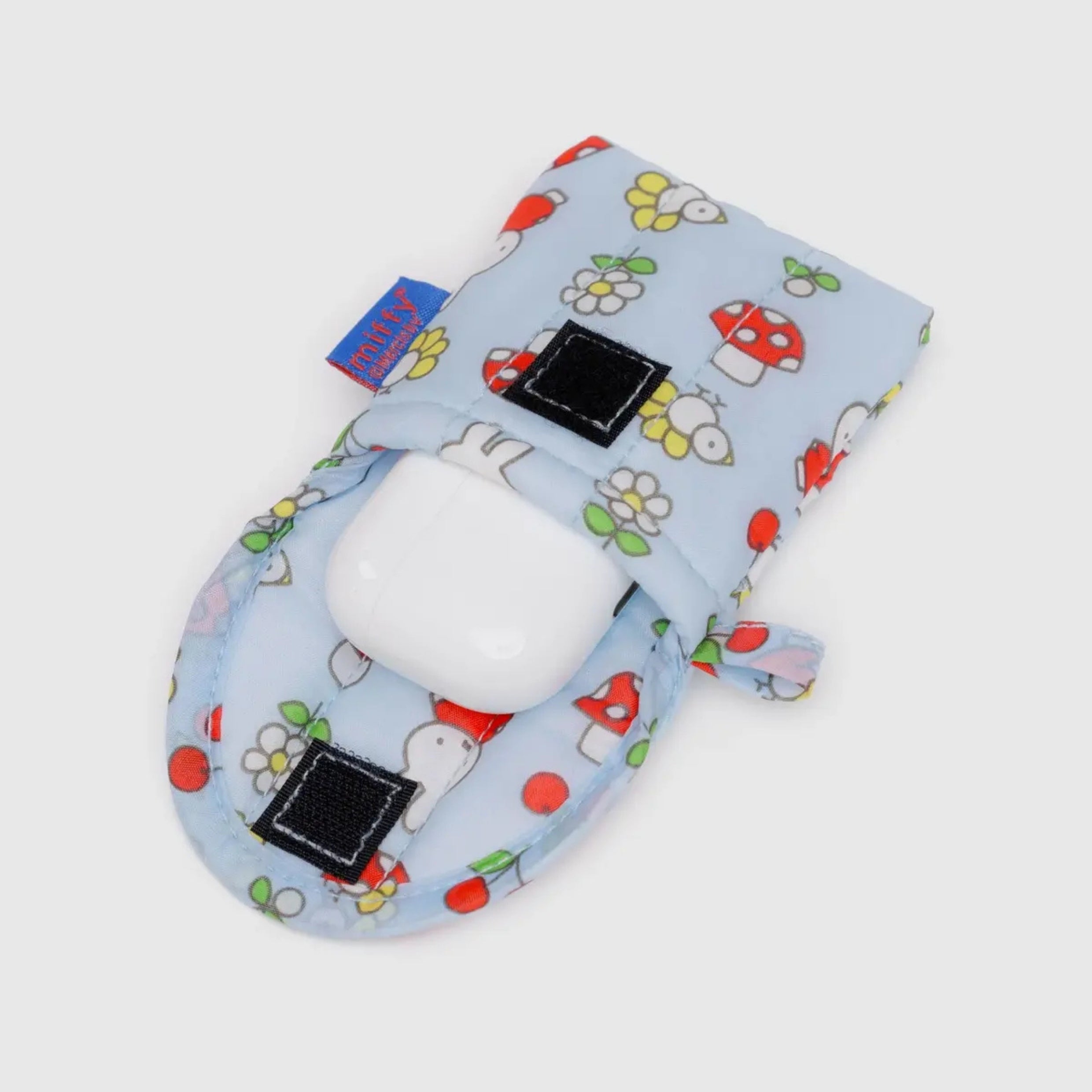 Baggu Puffy Earbuds Case in Garden Miffy