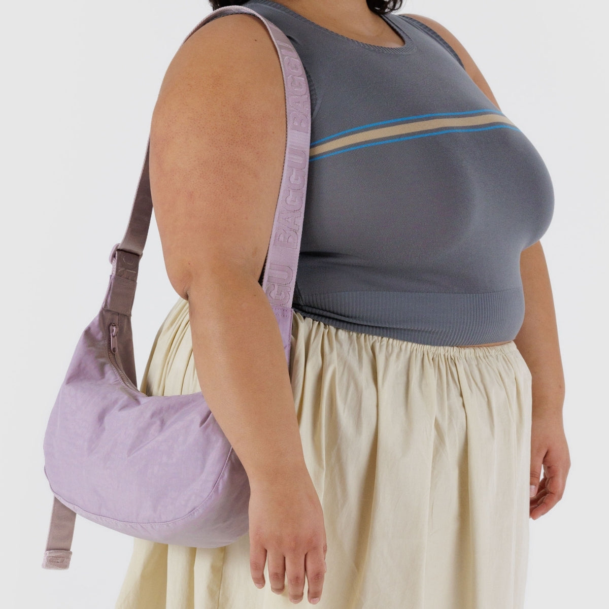 Baggu Medium Nylon Crescent Bag in Dusty Pink