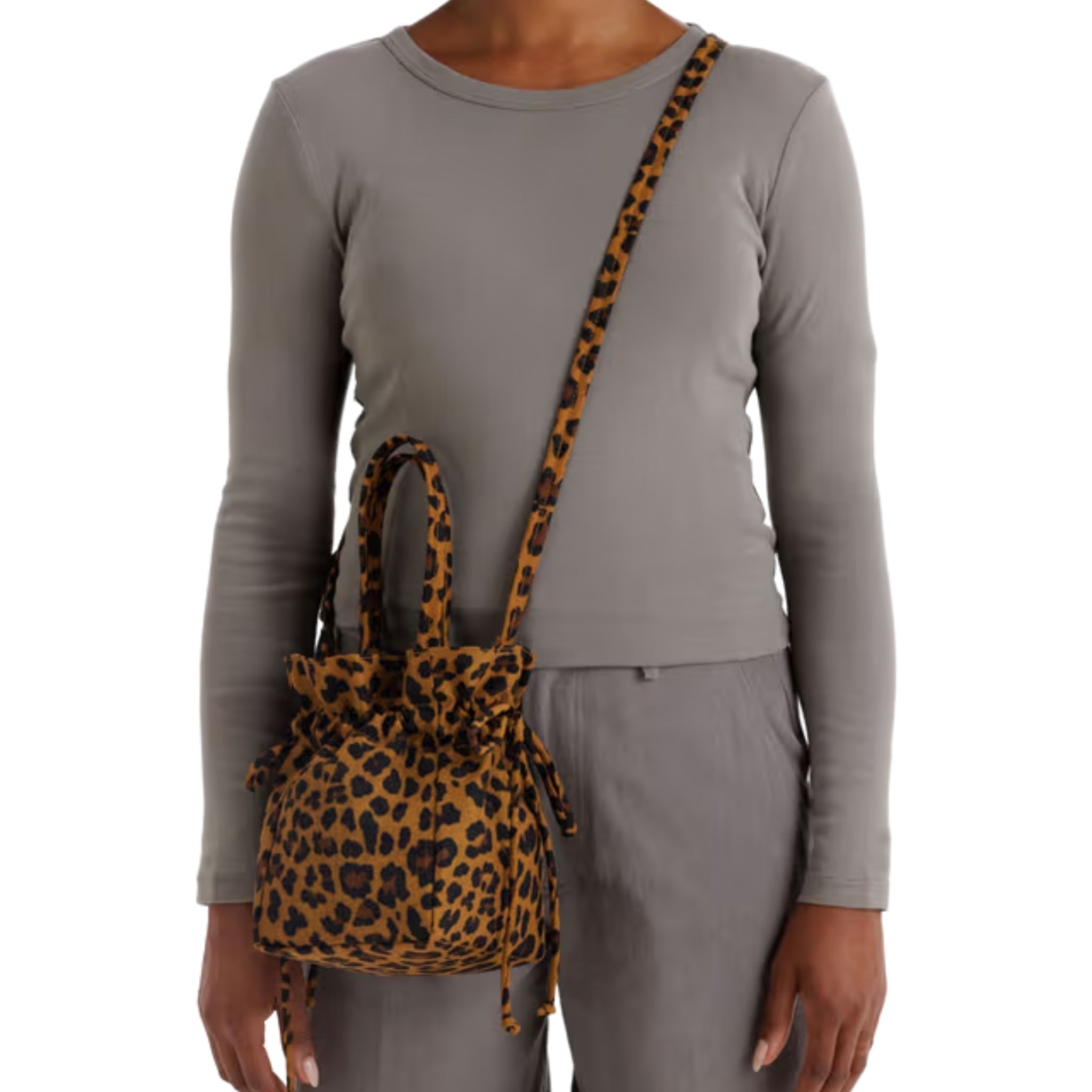Baggu Nylon Drawstring Bag in Leopard