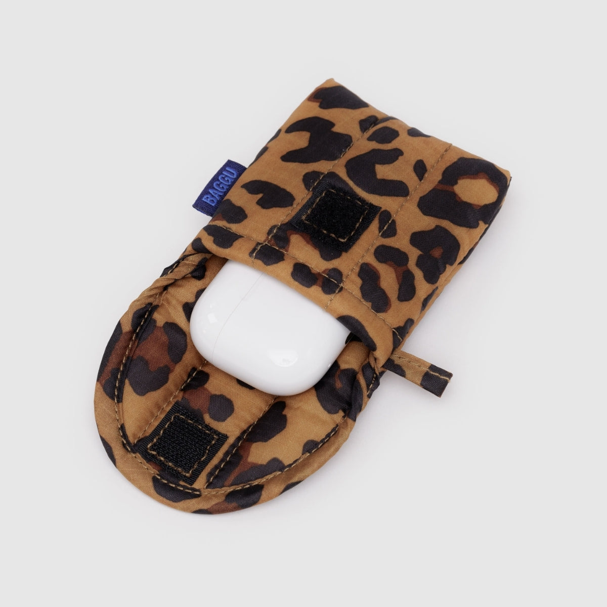 Baggu Puffy Earbuds Case in Leopard