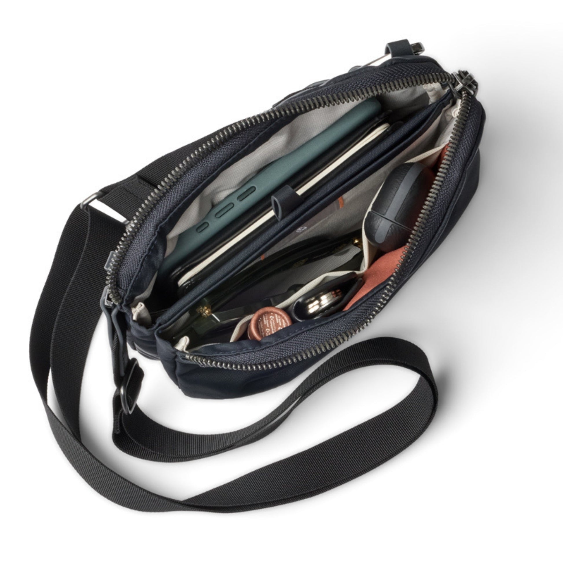 Bellroy Tokyo Side Bag in Navy