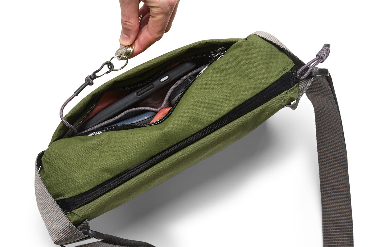 Bellroy Venture Sling 6L in Ranger Green