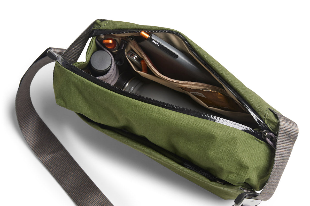 Bellroy Venture Sling 6L in Ranger Green