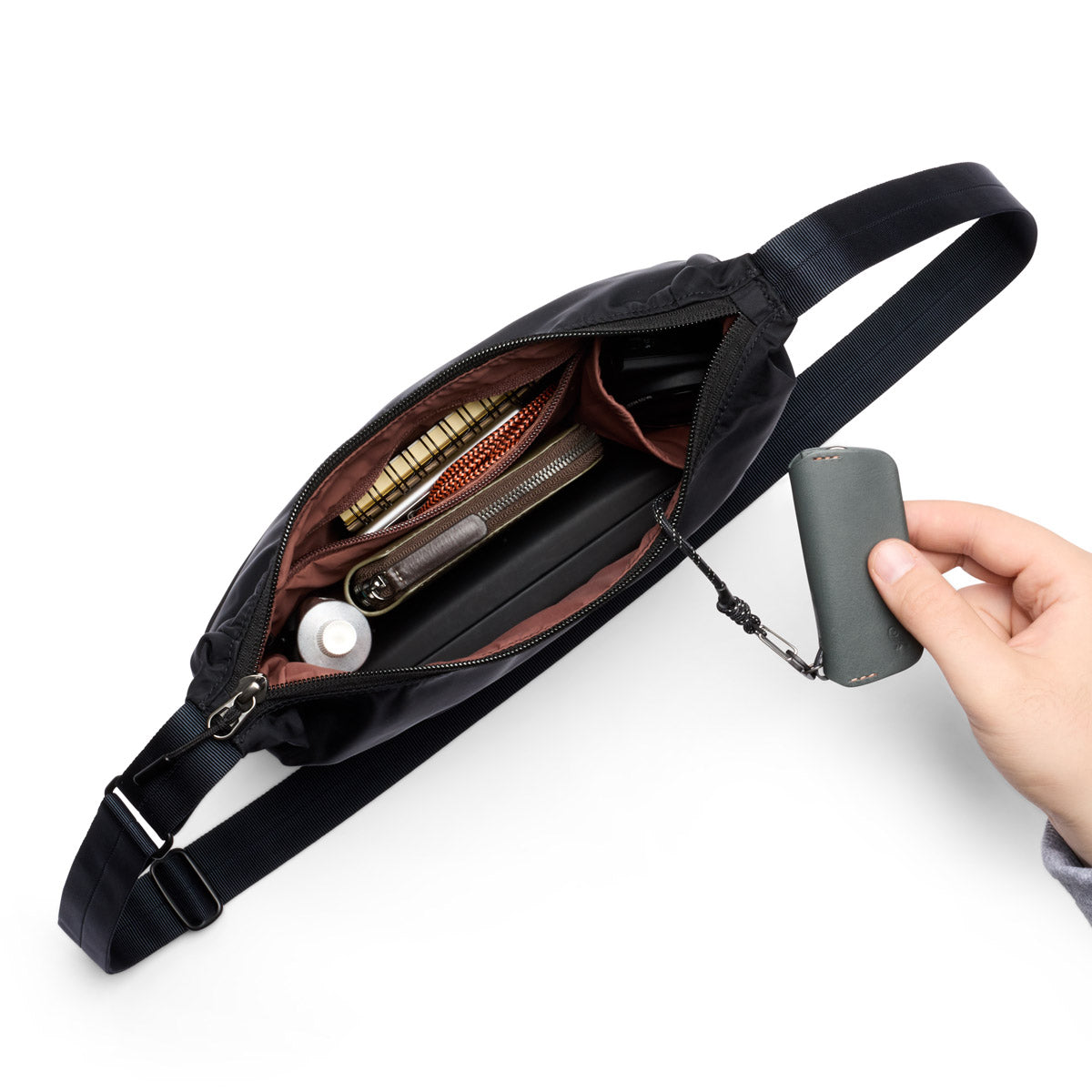 Bellroy Laneway Crescent Bag 2.5L in Ink