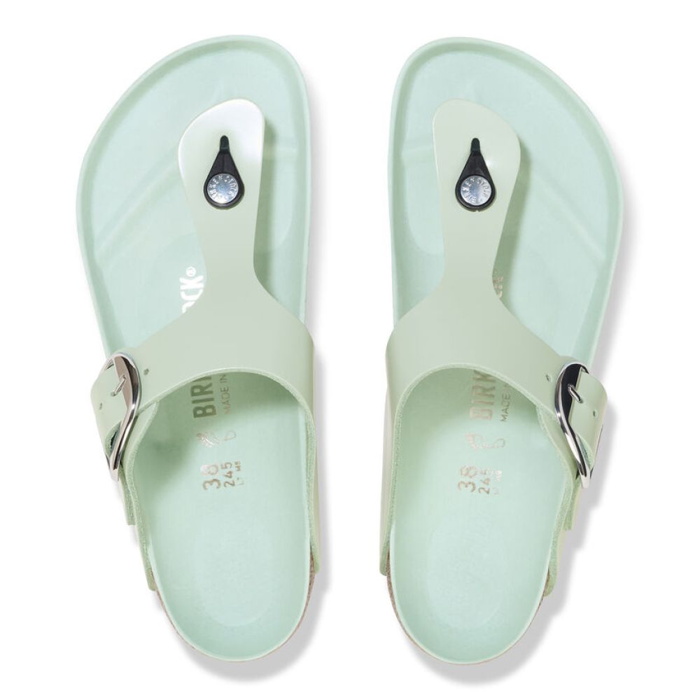 Birkenstock Women&#39;s Gizeh Big Buckle Natural Leather Patent in High-Shine Surf Green