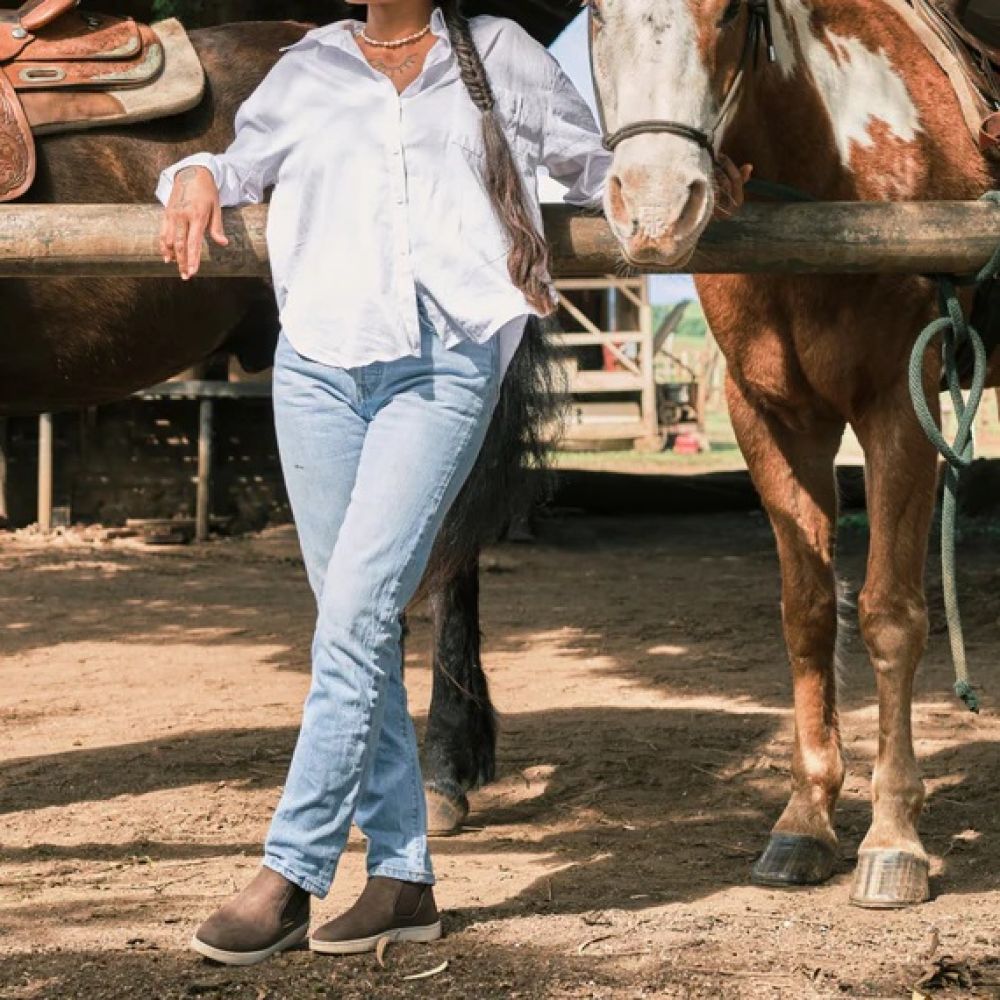 OluKai Women's Pehuea Mid in Dark Java