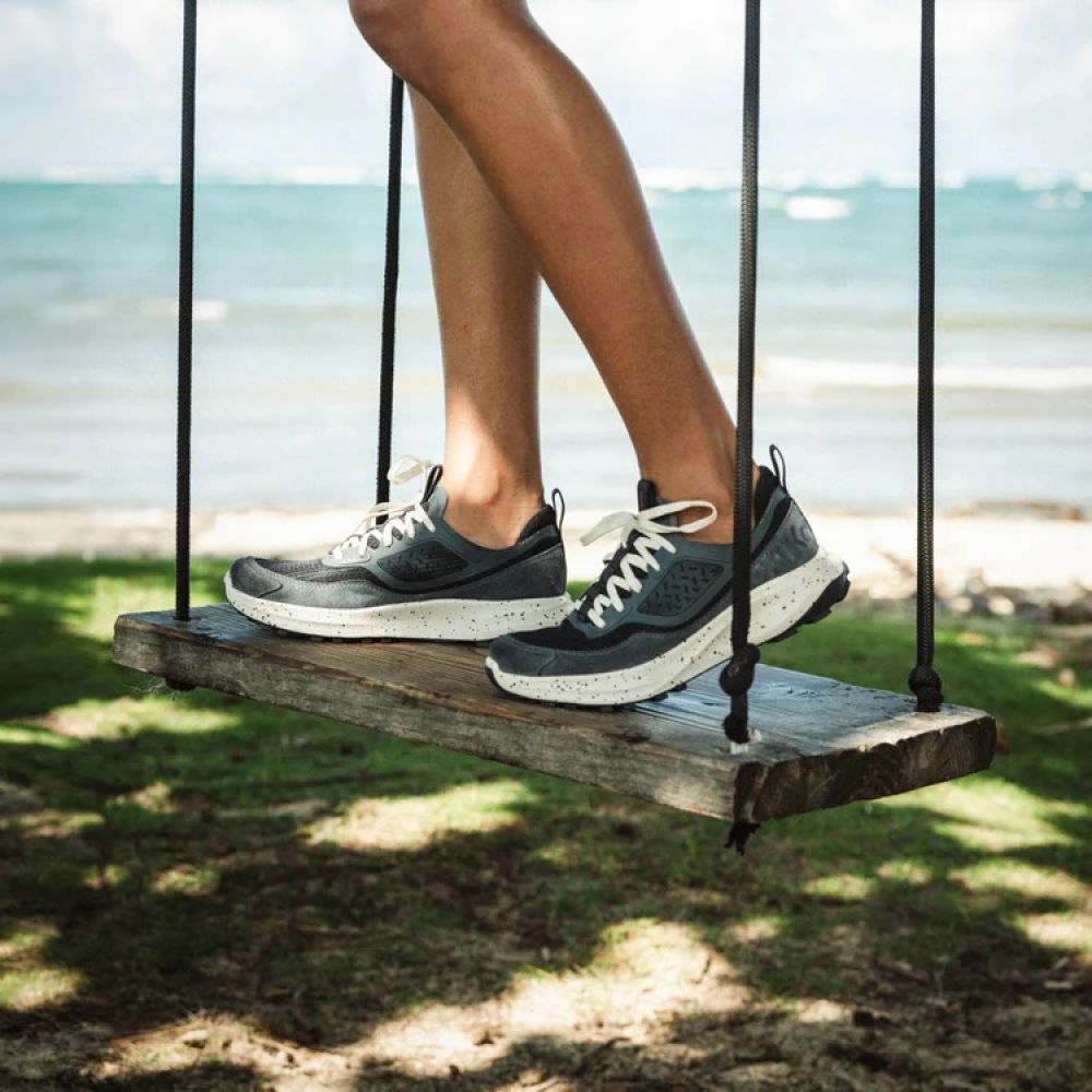 OluKai Women's Makiki in Lava Rock/Dark Shadow