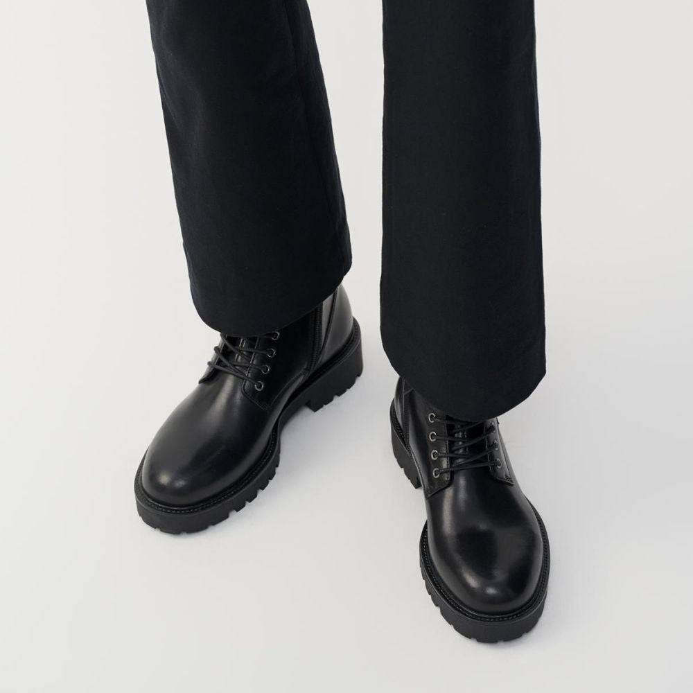 Vagabond Women's Kenova Boots in Black Leather