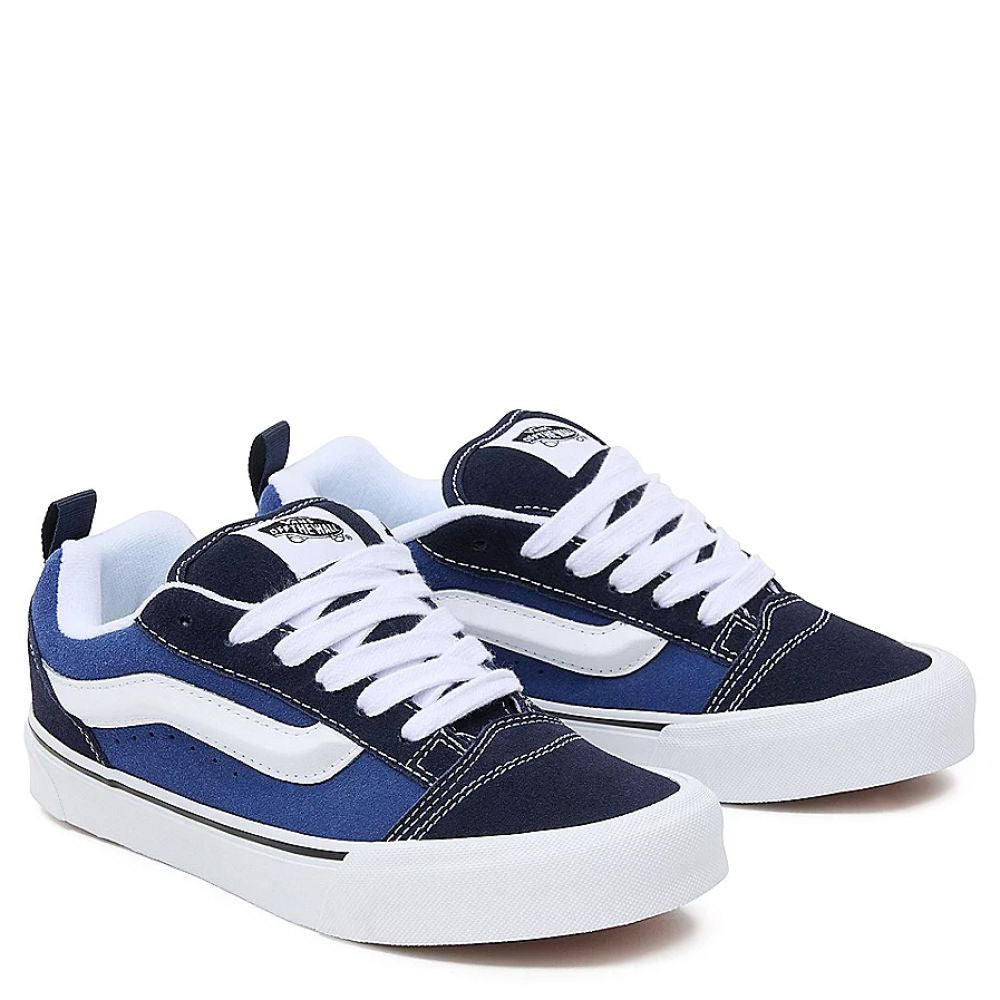 Vans Knu Skool in Navy/True White