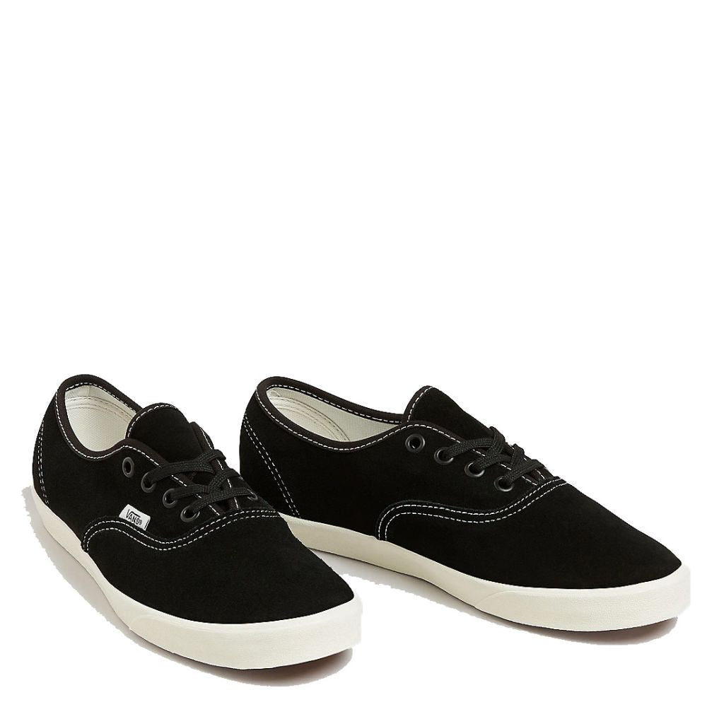 Vans Authentic Lowpro in Black/White