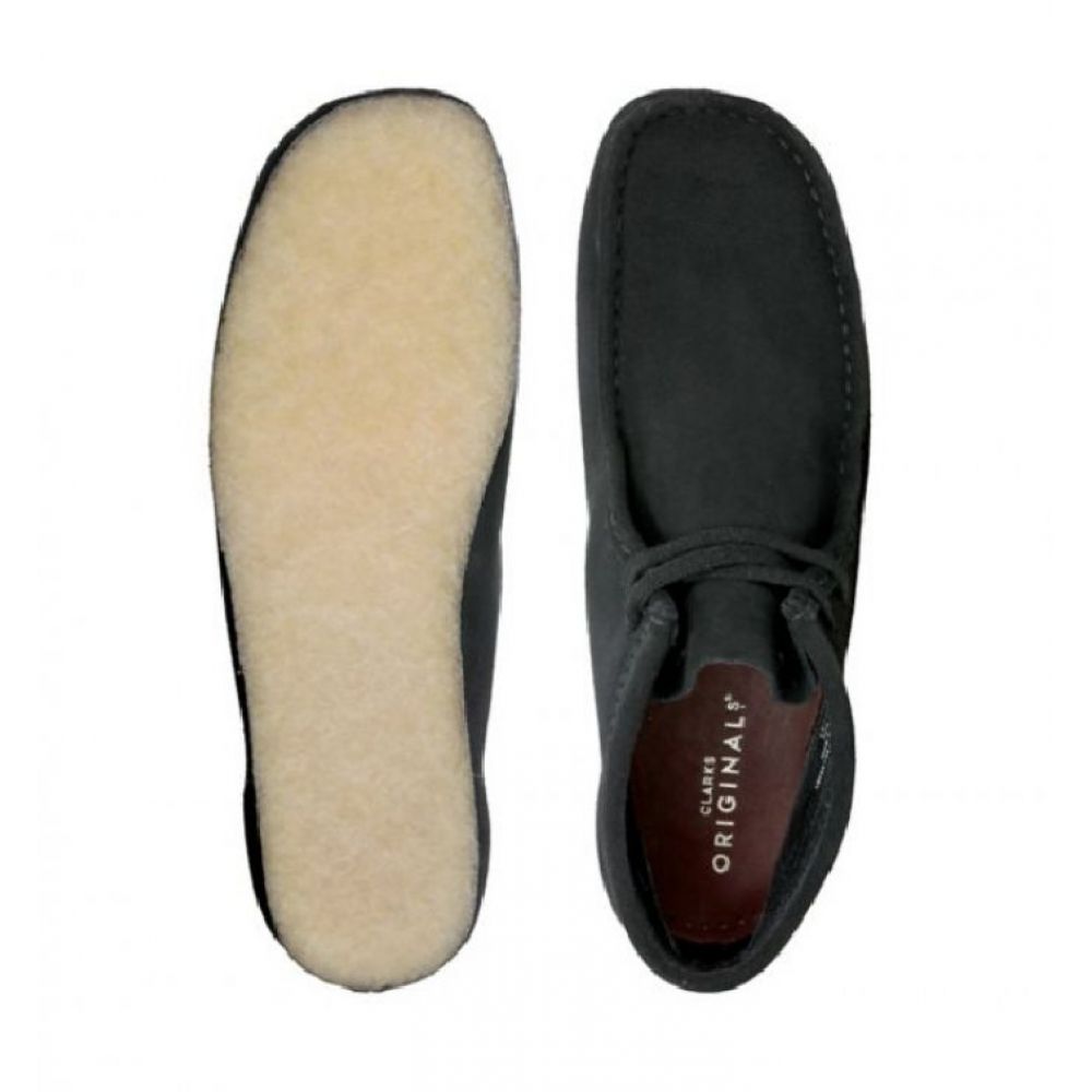 Clarks Men&#39;s Wallabee Boot in Black Suede