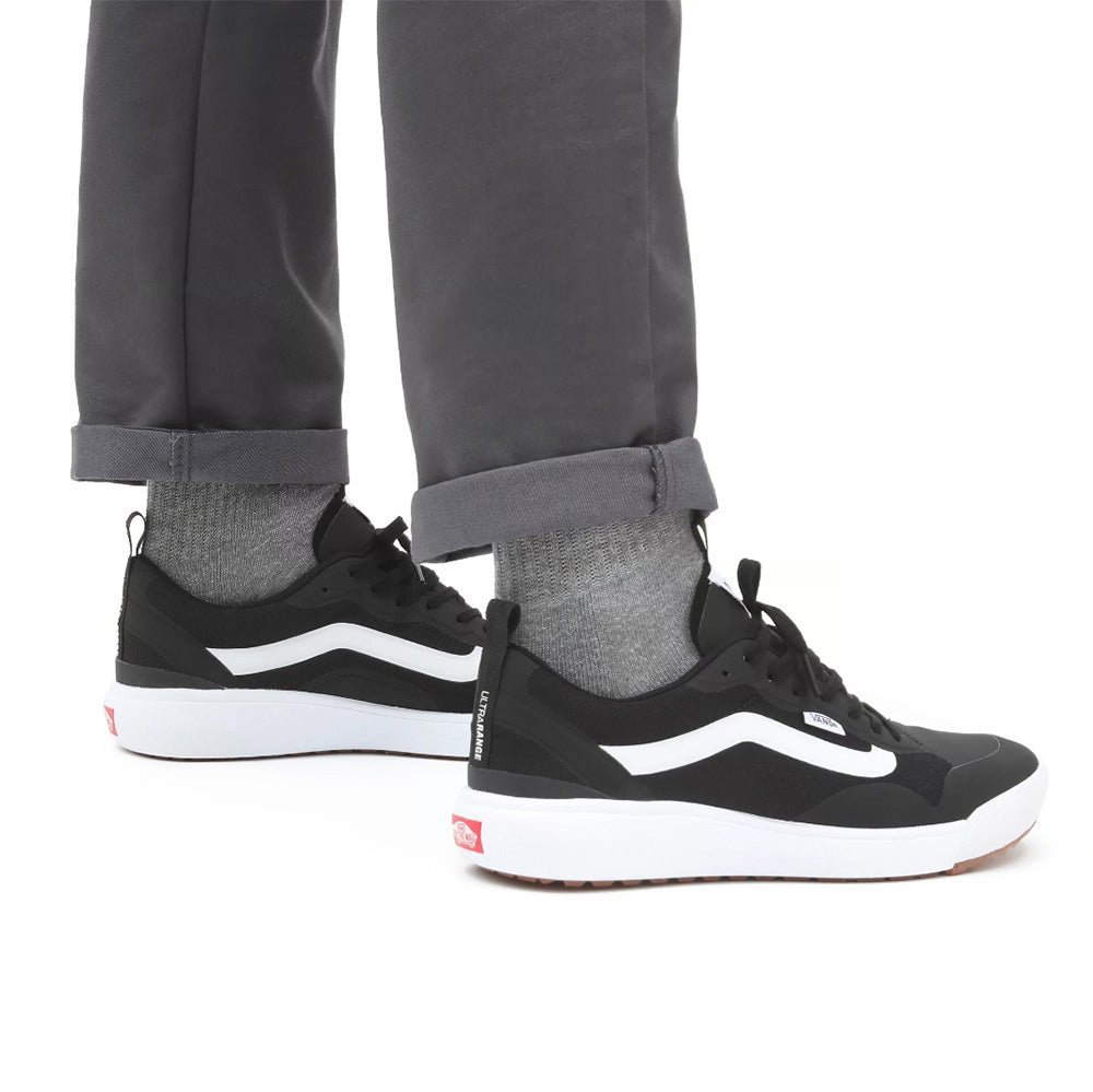 Vans UltraRange EXO in Black/White