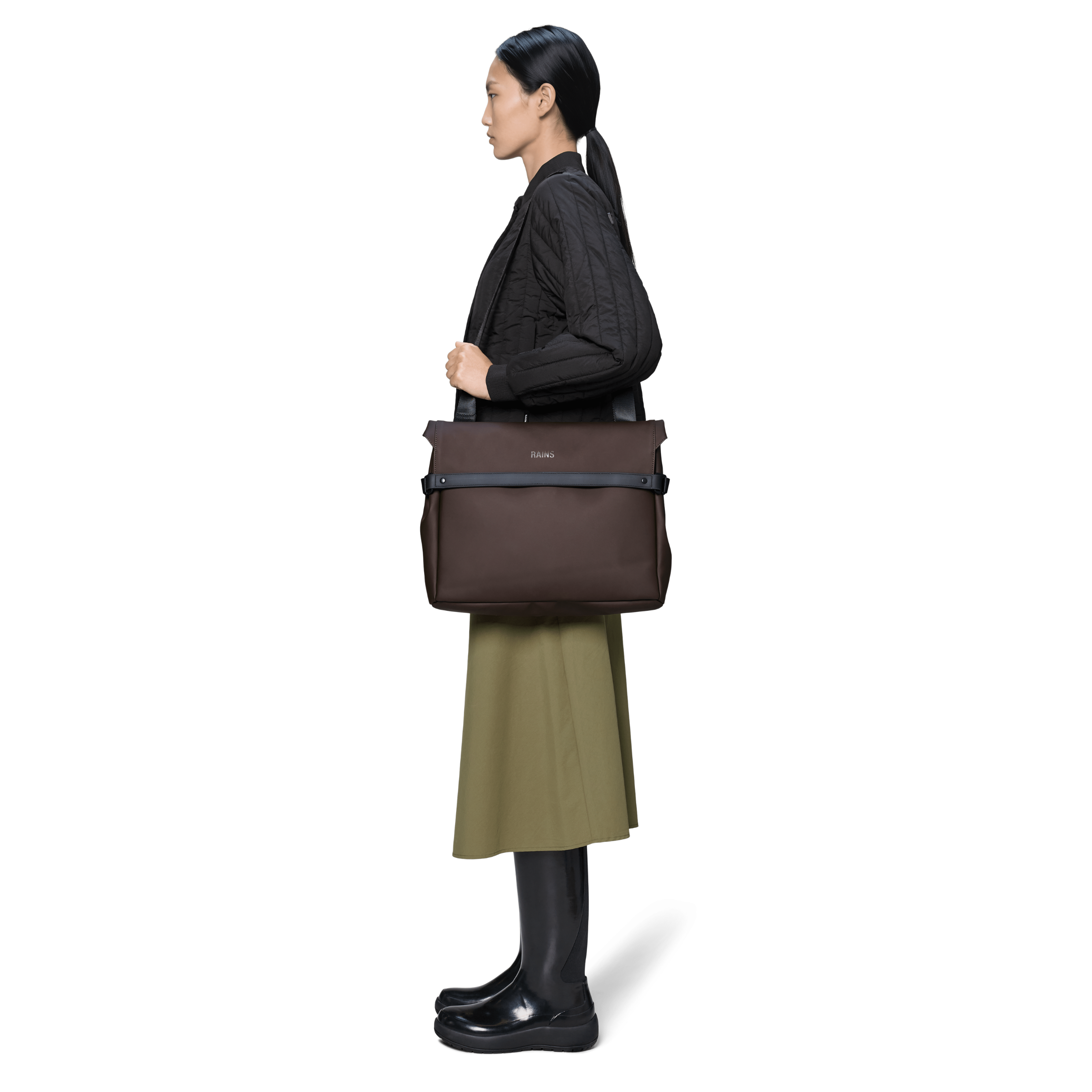 Rains OTG Messenger Bag in Bark