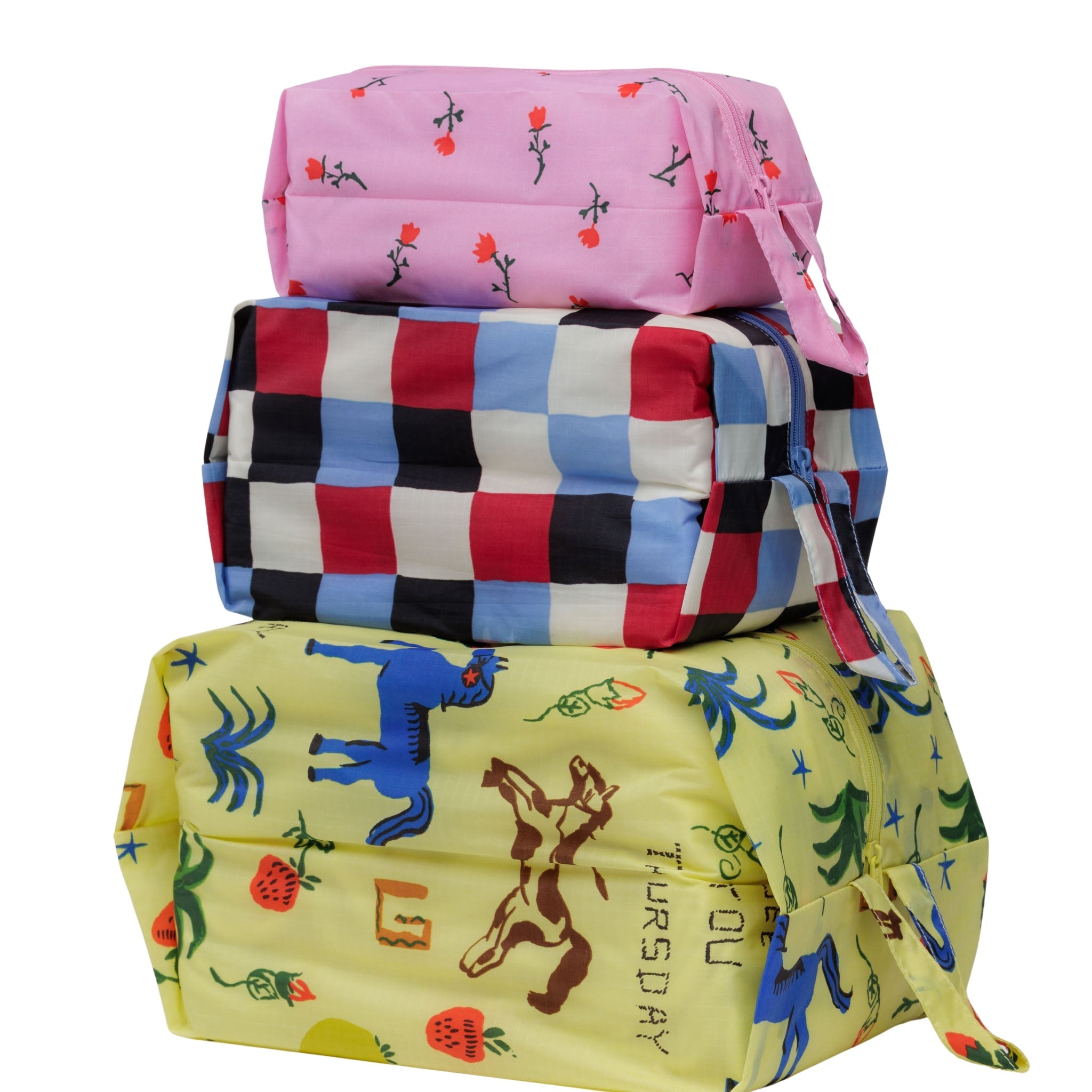 BAGGU 3Dジップセット スヌーピー パファースヌーピー ポーチ BAGGU X Peanuts UO Exclusive 3D Zip Pouch Set | Urban Outfitters