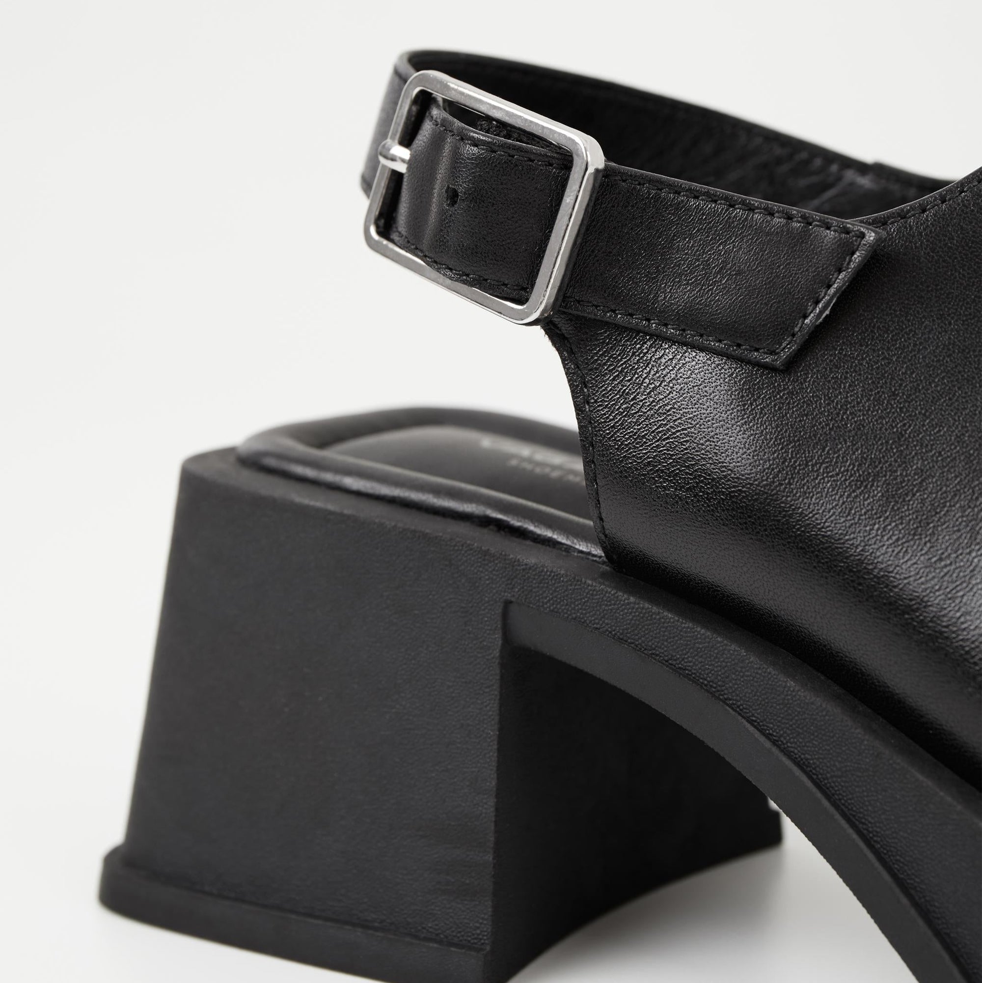 Vagabond Women&#39;s Hennie Sandals in Black