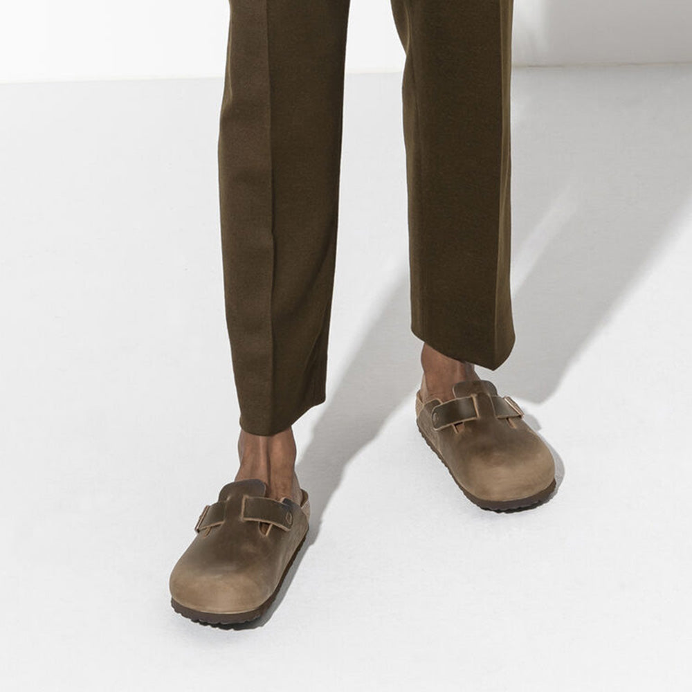 Birkenstock Boston Oiled Leather in Tobacco Brown