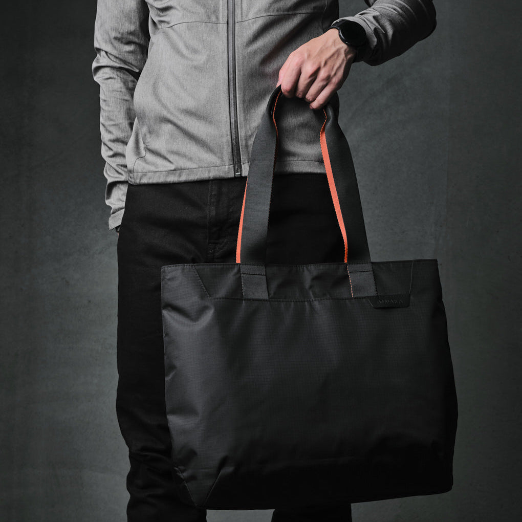 Alpaka Elements Tote Medium in Black