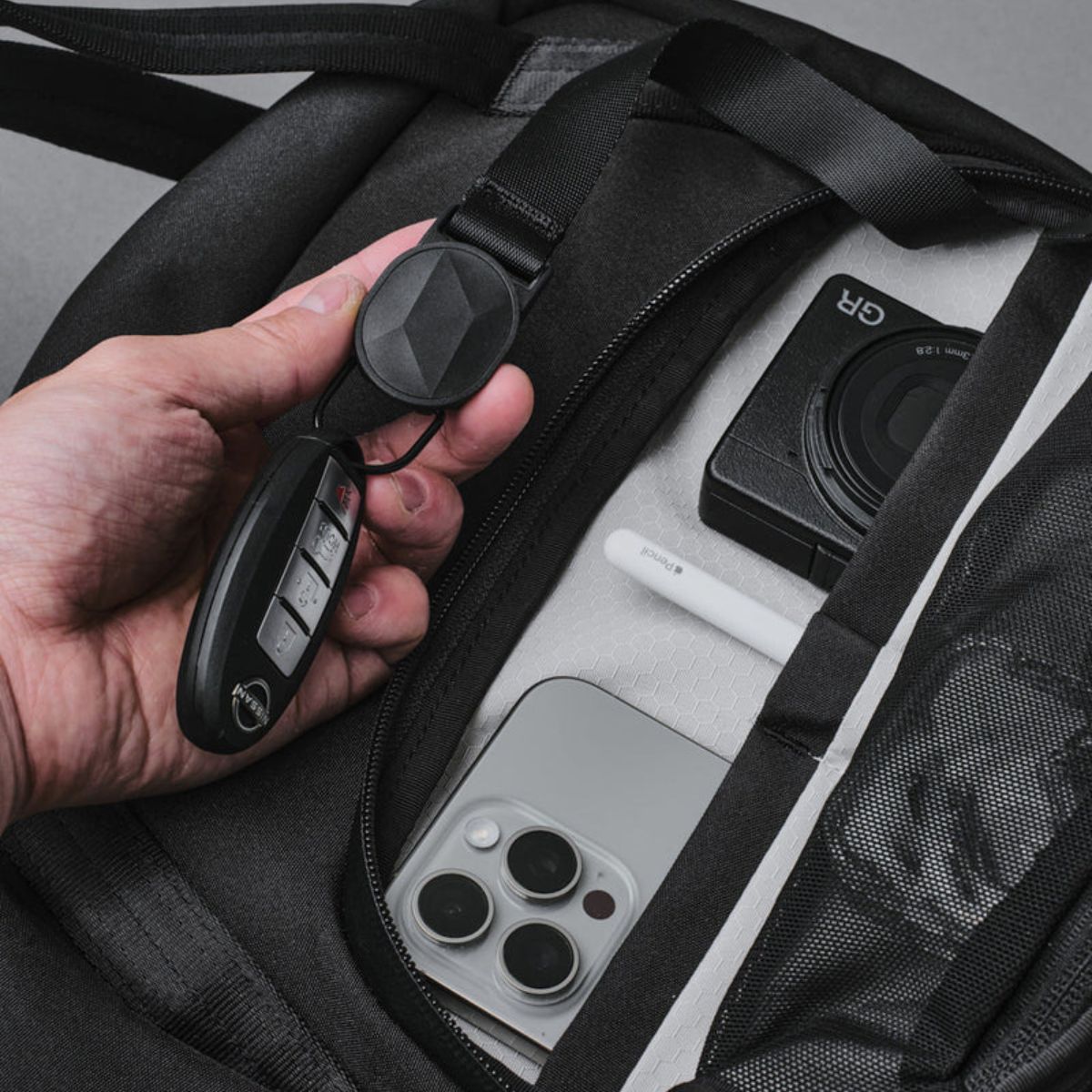 Alpaka Bravo Totepack 13L in Black