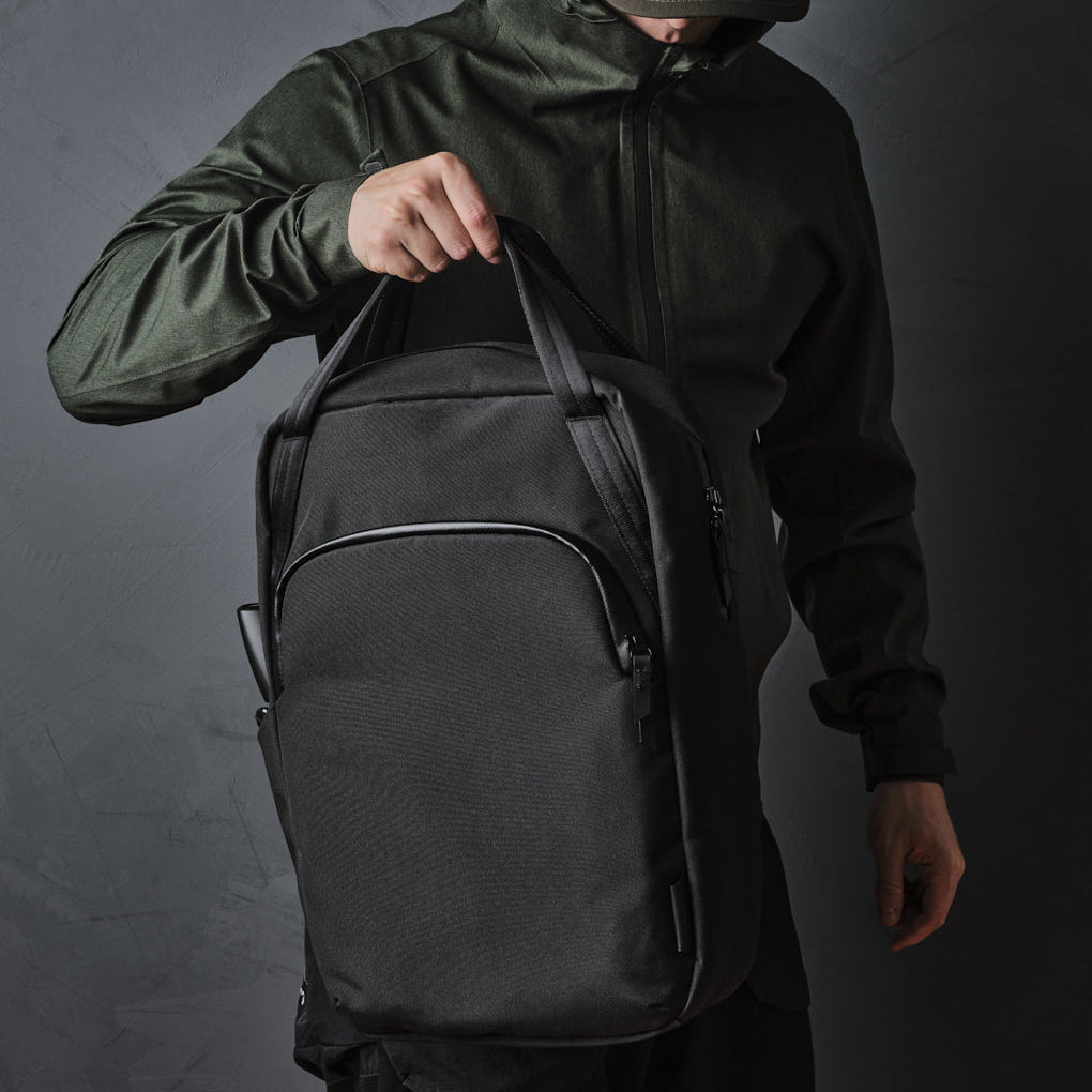 Alpaka Bravo Totepack 13L in Black
