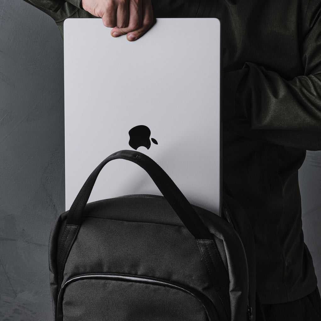Alpaka Bravo Totepack 13L in Black