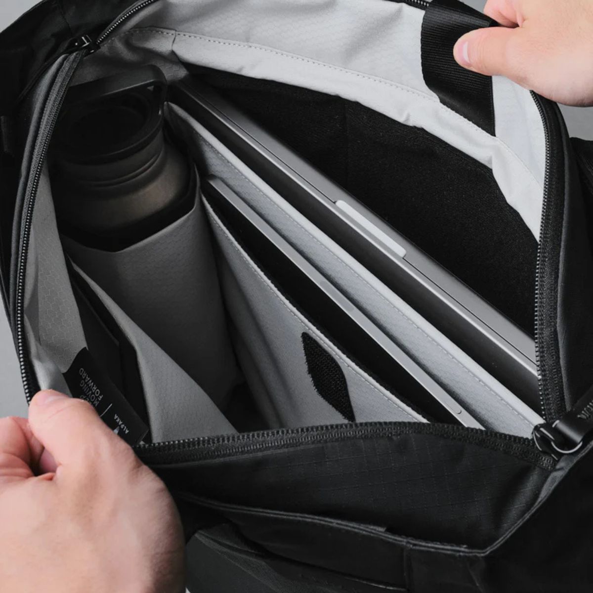 Alpaka Metro Tote in Black