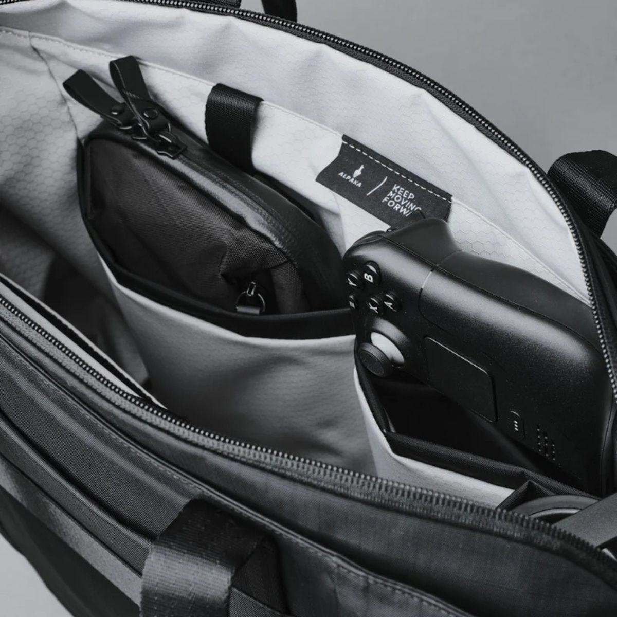 Alpaka Metro Tote in Black