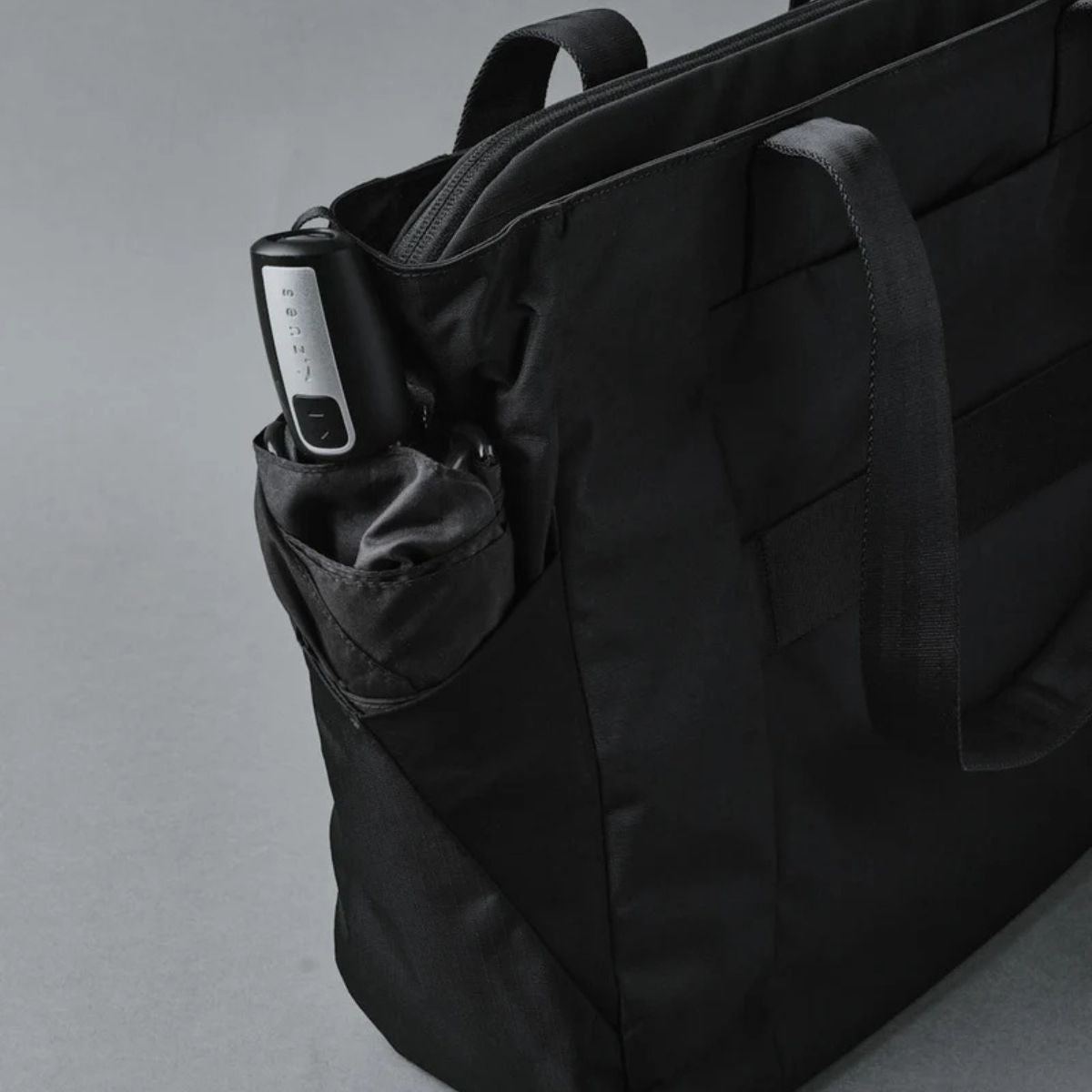 Alpaka Metro Tote in Black