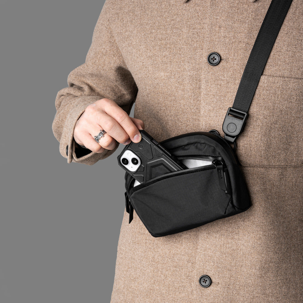 Alpaka Flight Sling 1L in Black