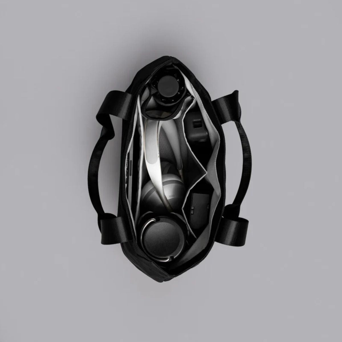 Alpaka Elements Tote Small in Black