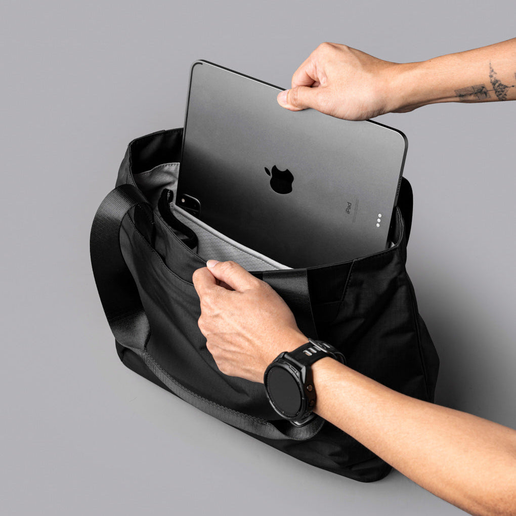 Alpaka Elements Tote Small in Black