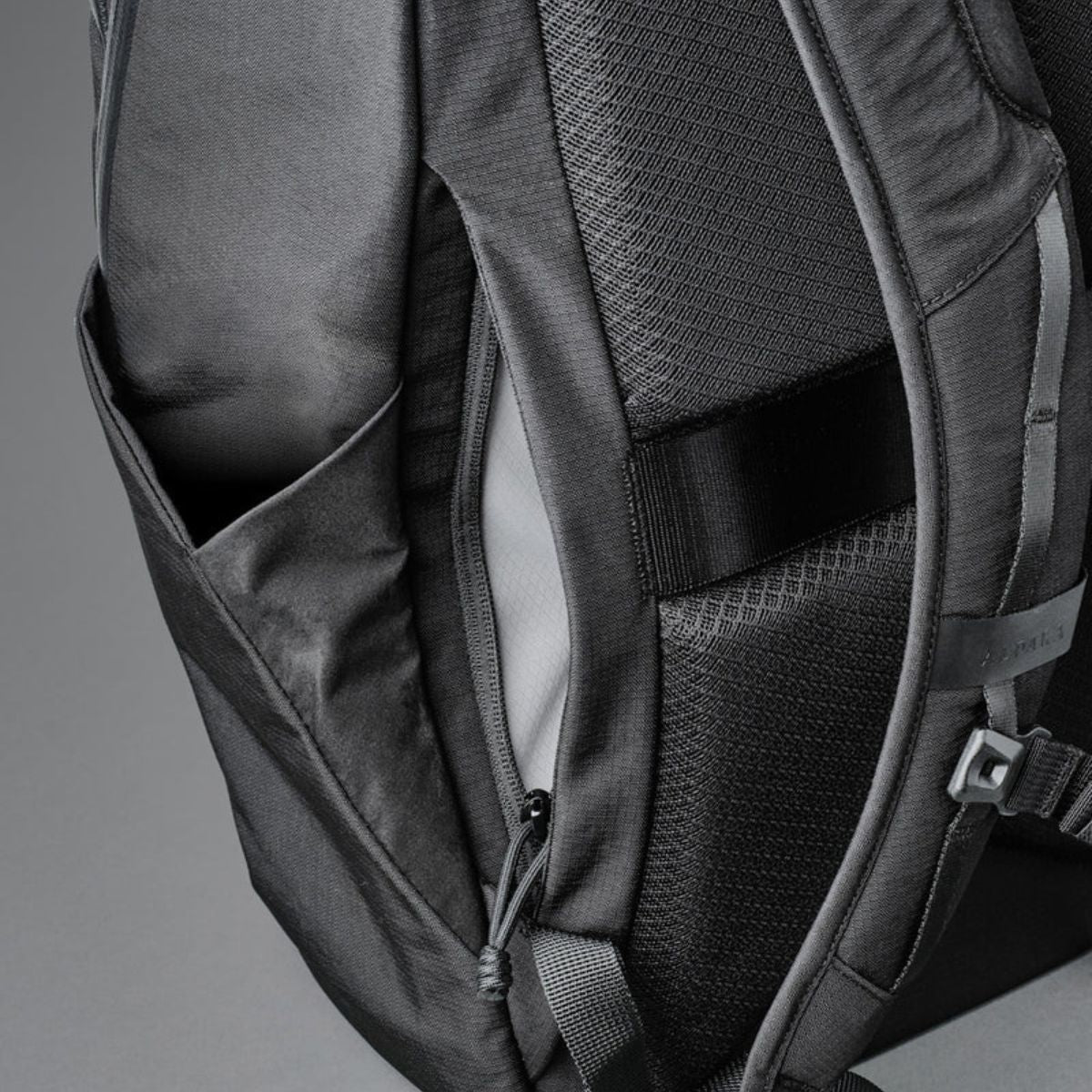 Alpaka Bravo Backpack 23L in Black