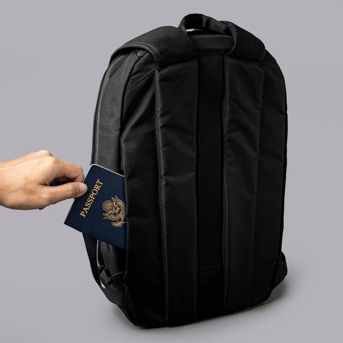 Alpaka Traverse Backpack 30L in Black