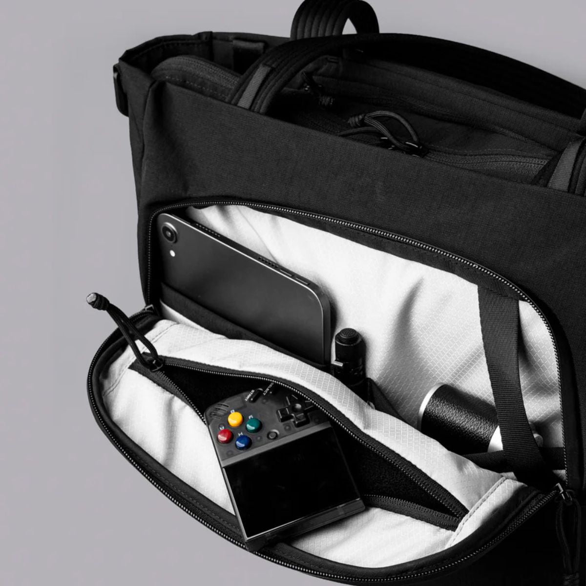 Alpaka Bravo Tote V2 12L in Black
