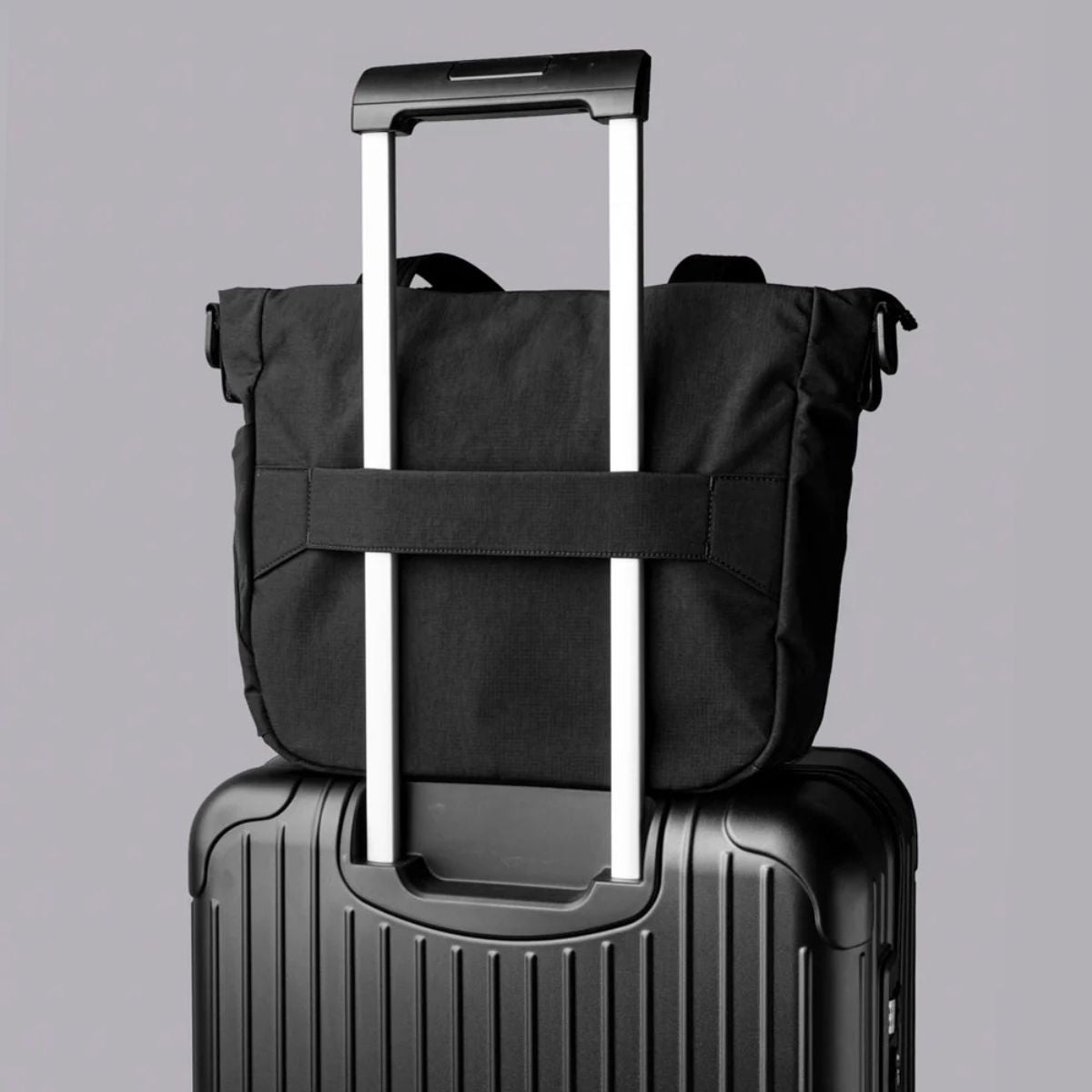 Alpaka Bravo Tote V2 12L in Black