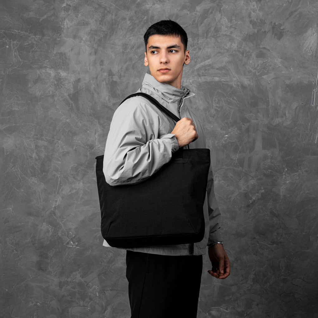 Alpaka Flight Tote Large in Black