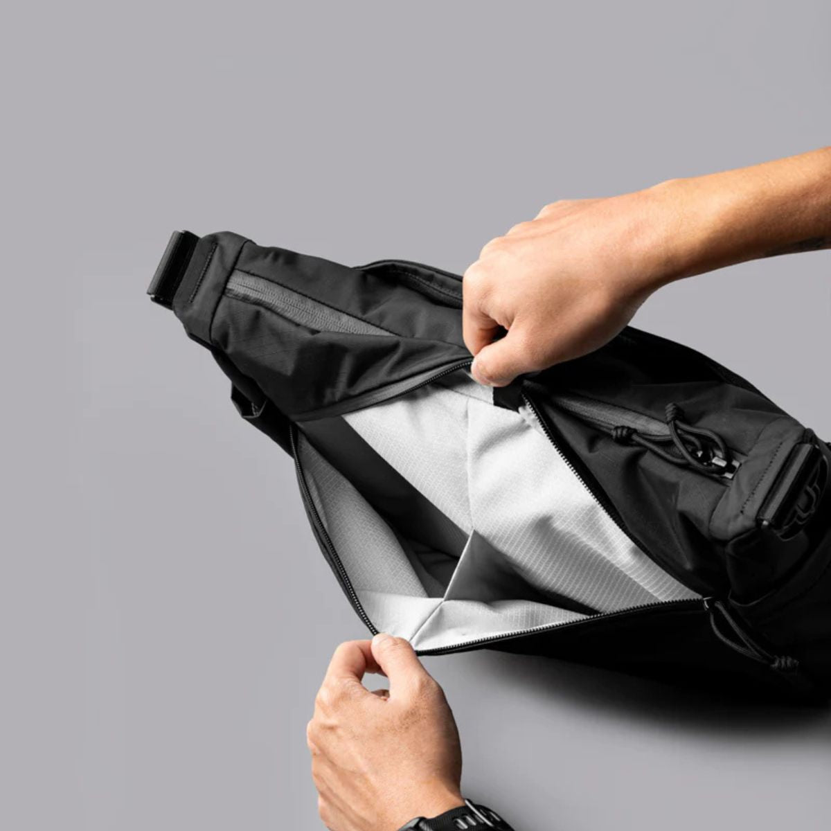 Alpaka Flight Satchel 11L in Black