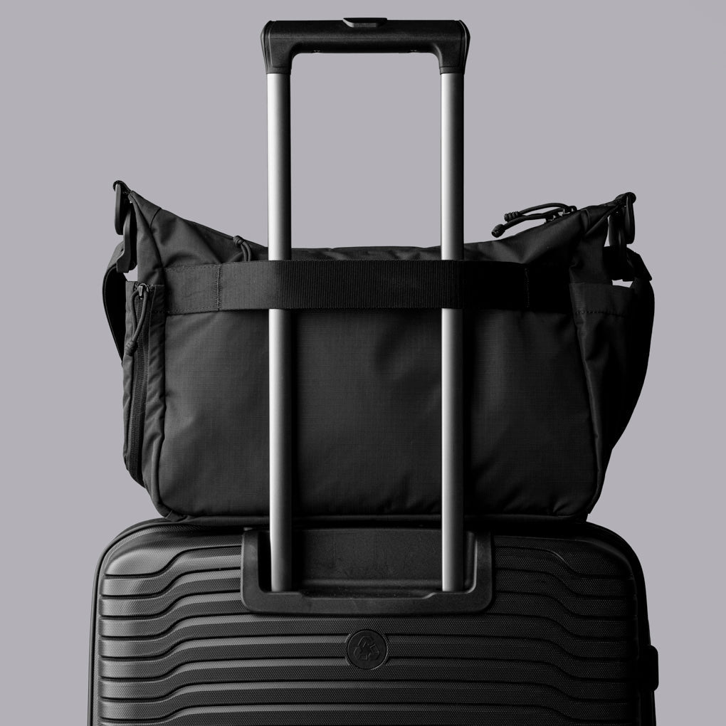 Alpaka Flight Satchel 11L in Black