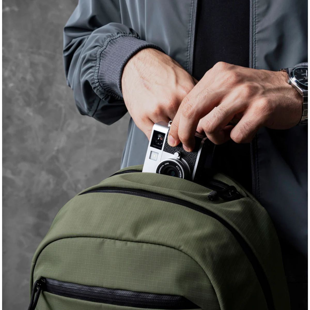 Alpaka Aero Pack 16L in Green