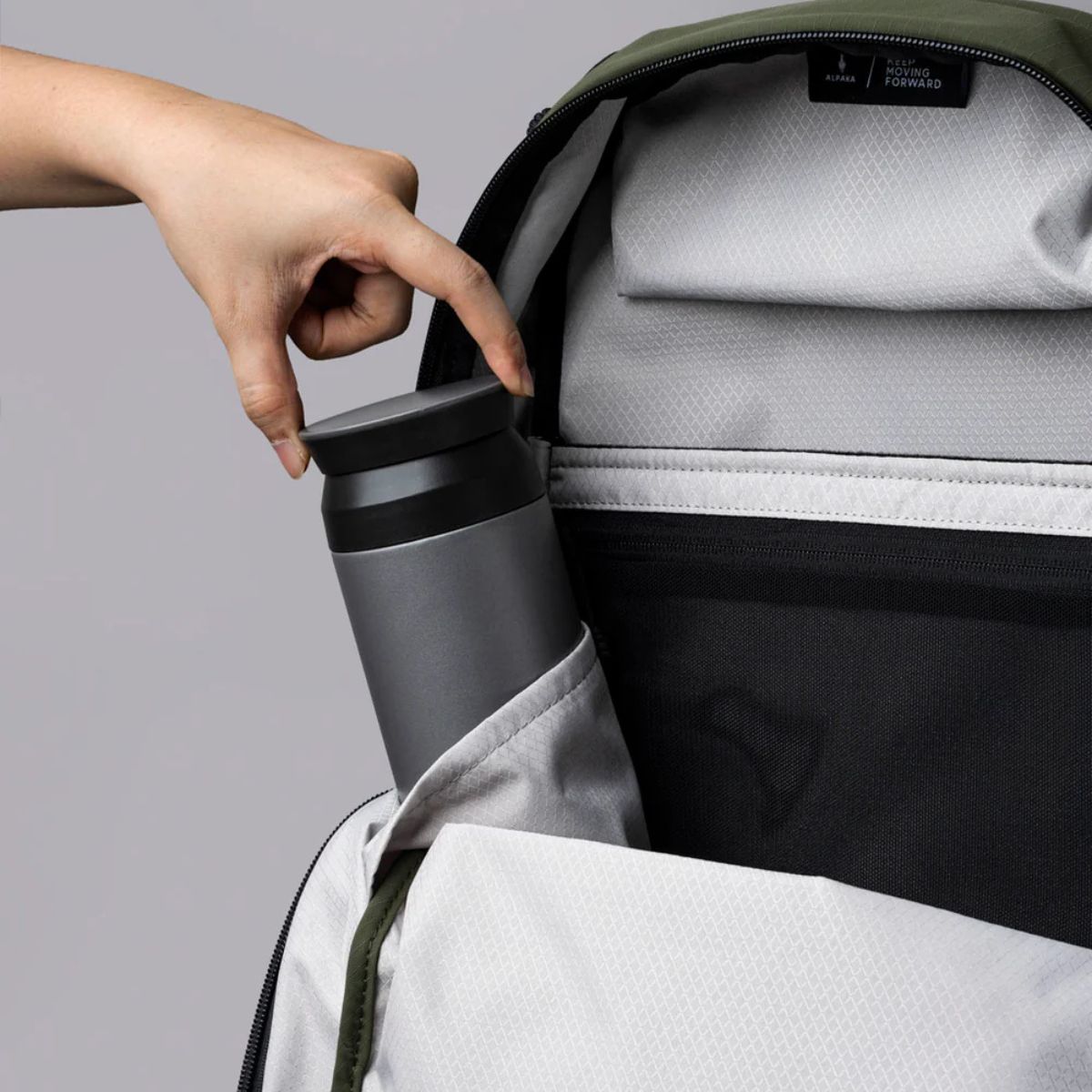 Alpaka Aero Pack 16L in Green
