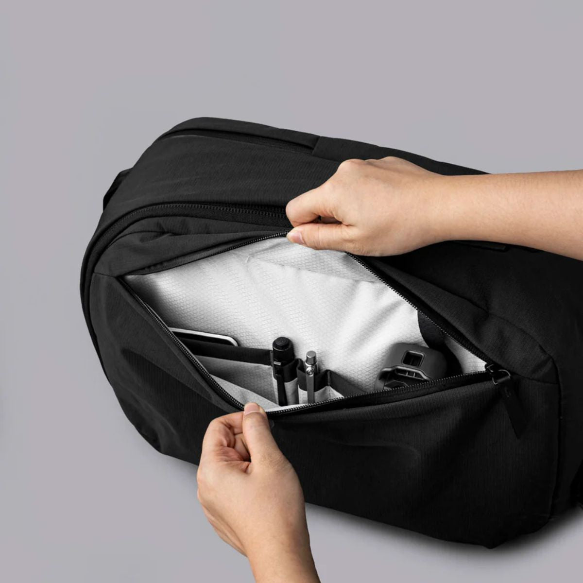 Alpaka Metro Backpack Pro 24L in Black