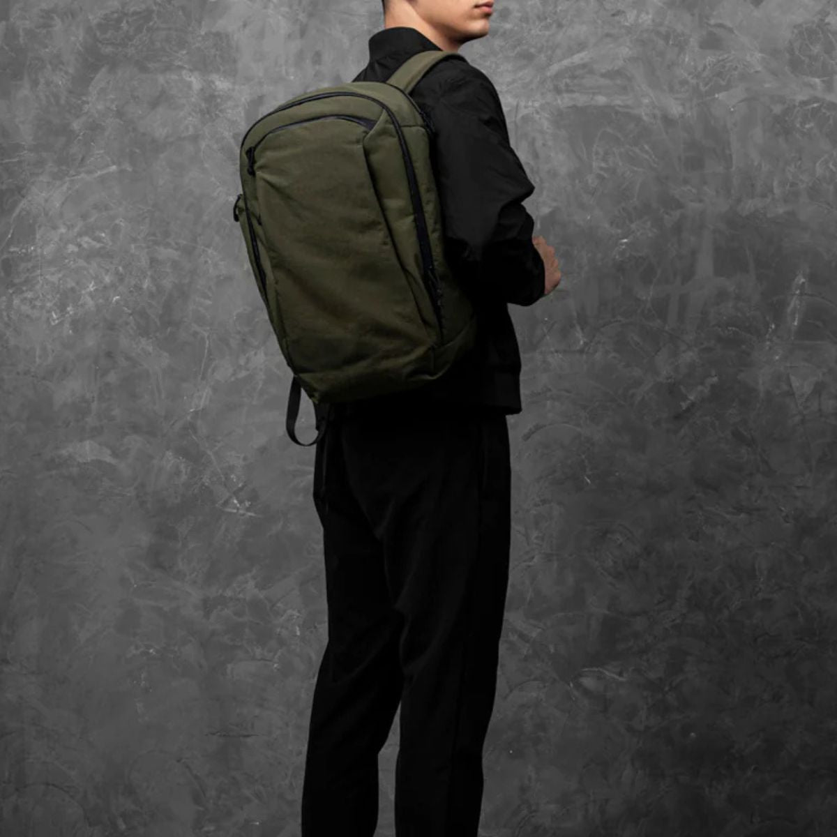 Alpaka Traverse Backpack 30L in Green