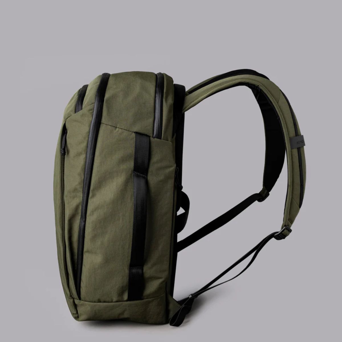 Alpaka Traverse Backpack 30L in Green