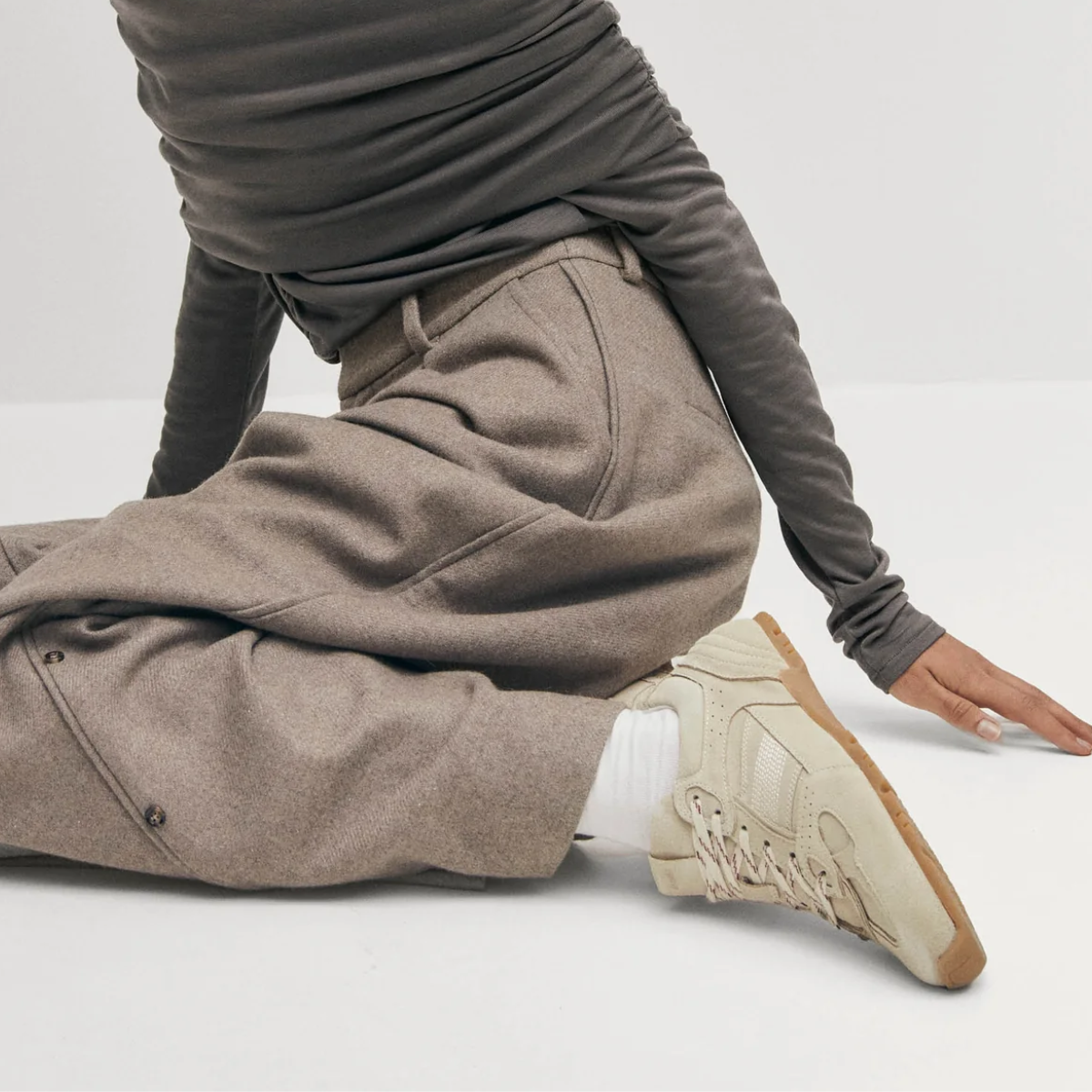 Alohas Women's Tb.56 in Suede Cream