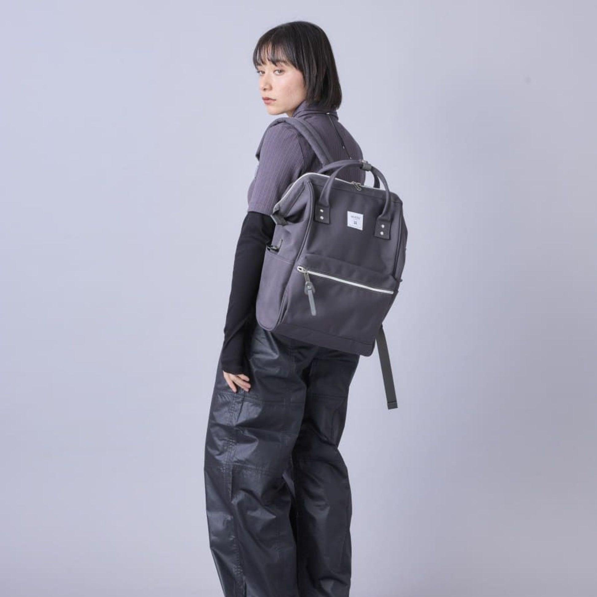 Anello Cross Bottle Backpack Regular in Dark Grey
